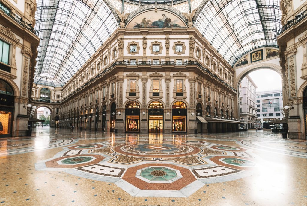 Milan_Galleria_Vittorio-Emanuele__ScaleMaxWidthWzEyODBd-2 - Travel with Books in Bari
