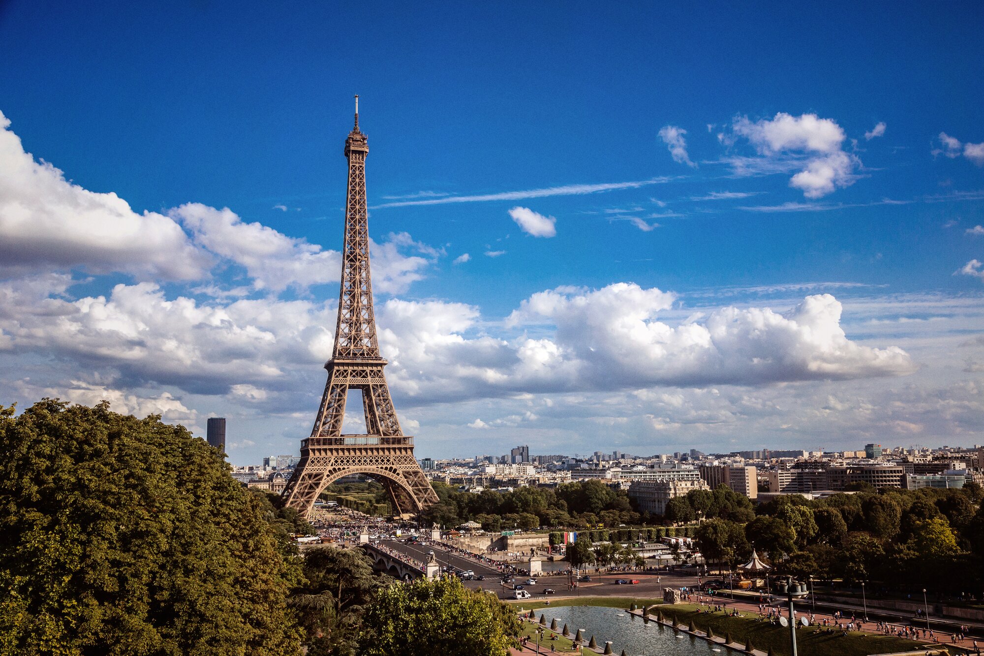 assets%2Feddad68ed57b4f8fb3d8a9411b32c38a%2F8b3fec234a3b40a2ae45ac82ce020766 - Travel with Books in Bari Paris - Land Program