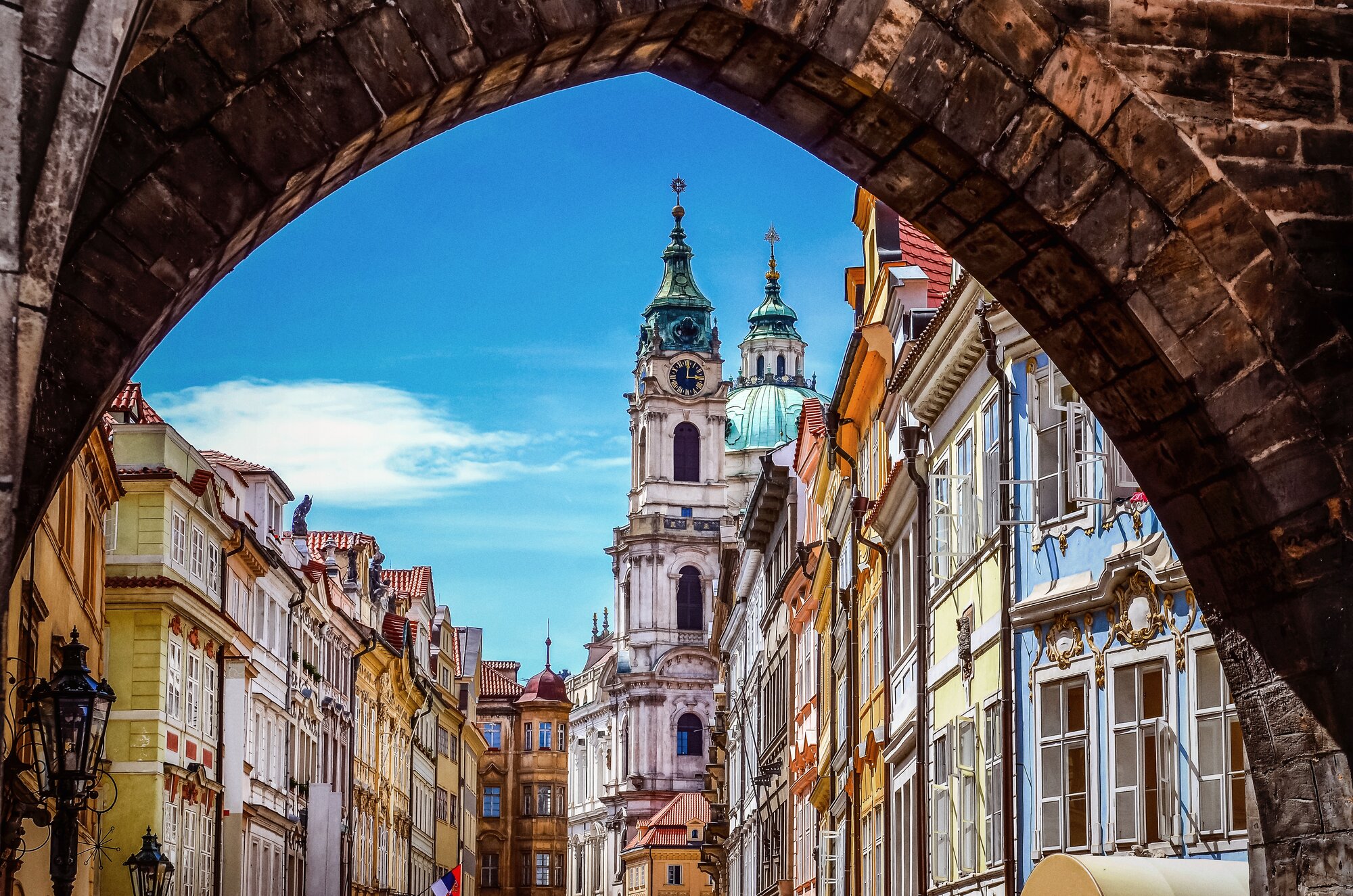 assets%2Feddad68ed57b4f8fb3d8a9411b32c38a%2Fca93f5582a924679a9fbd709b5dd54c2 - Travel with Books in Bari Prague - Land Program